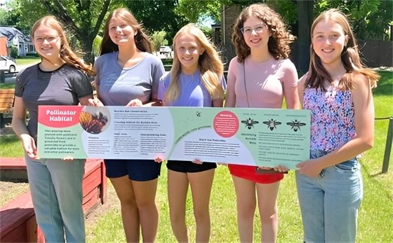 Young residents support pollinators